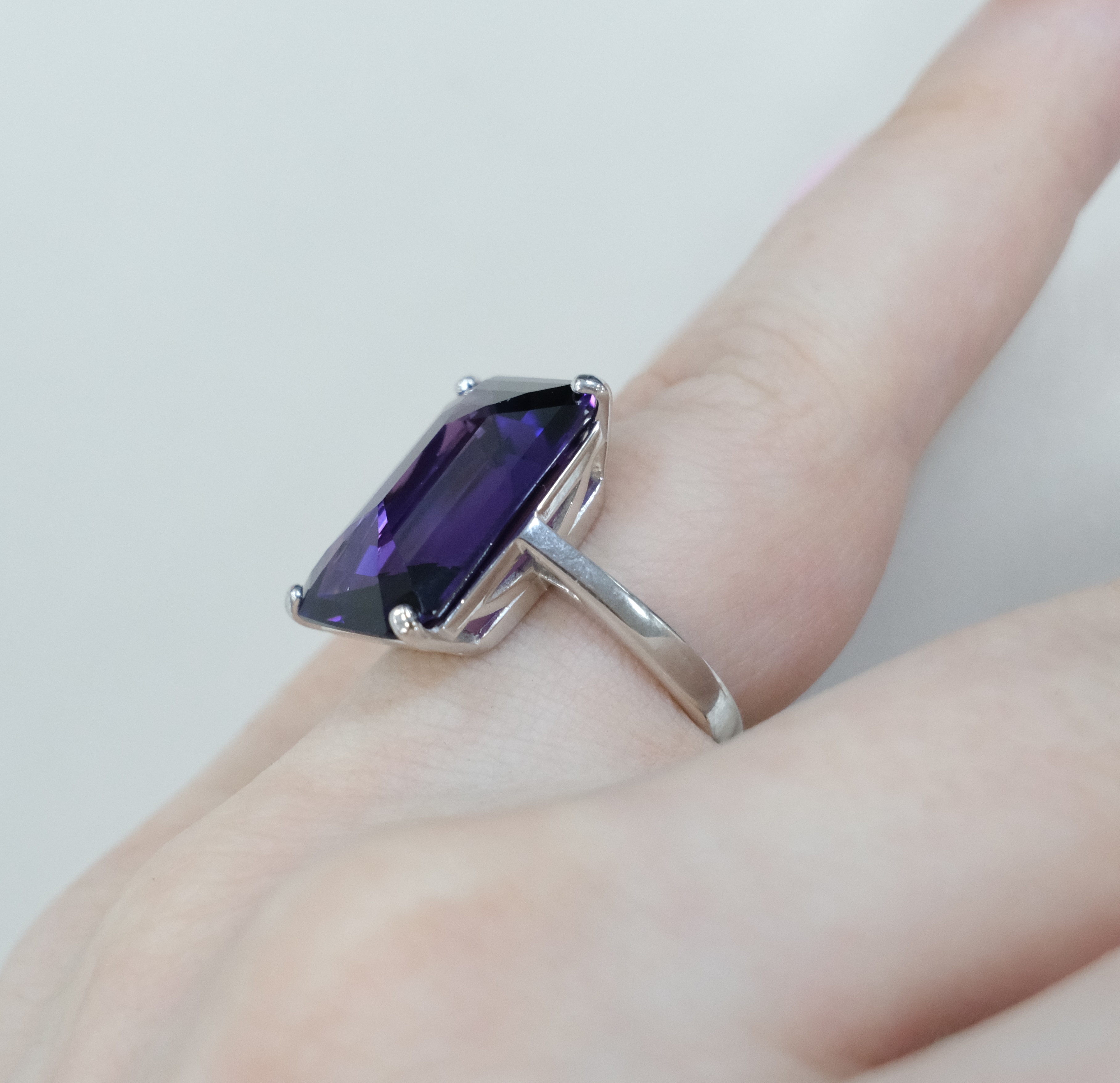 Серебряное кольцо с аметистом